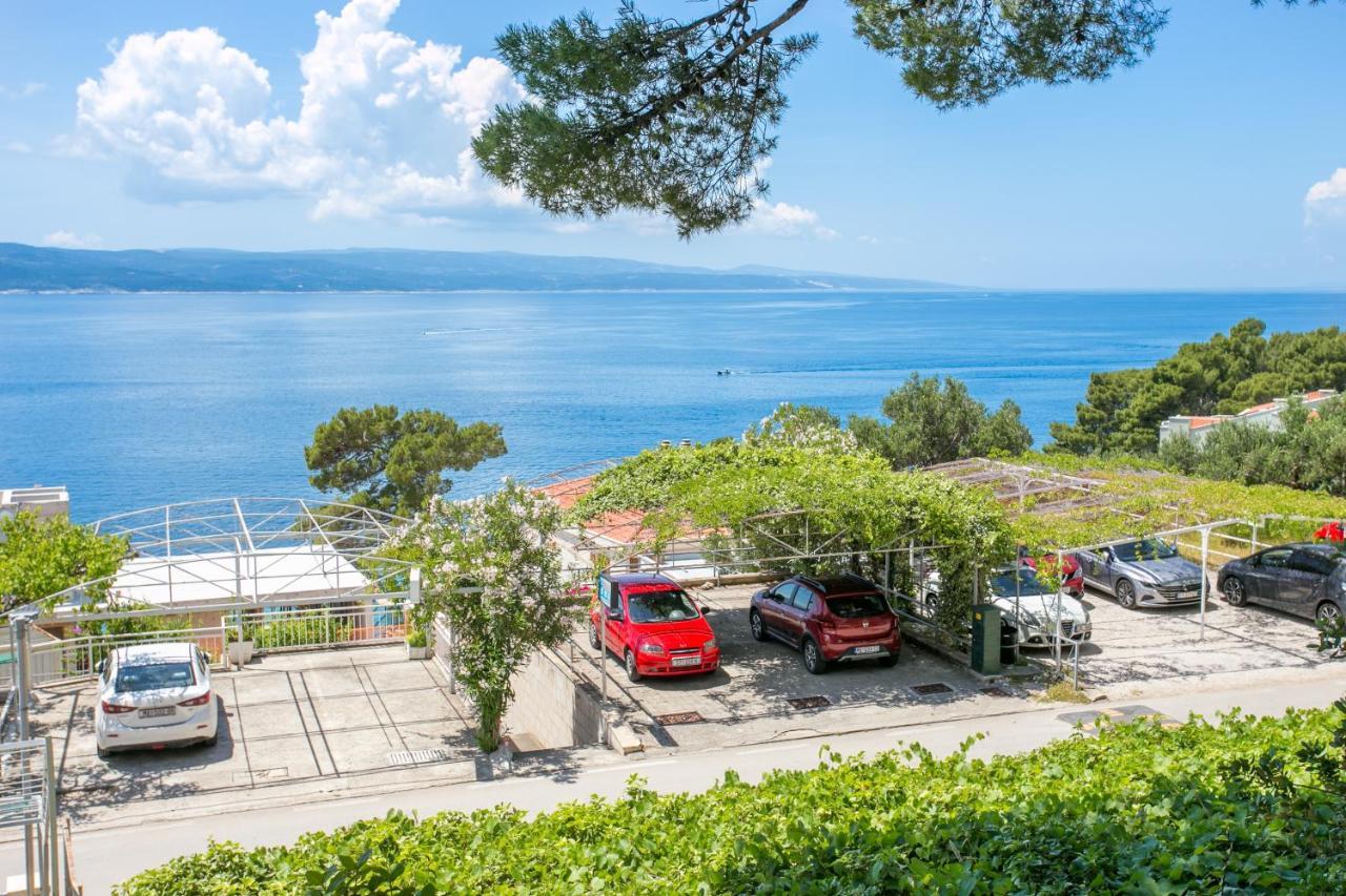 Apartments By The Sea Brela, Makarska - 18356 Exterior foto