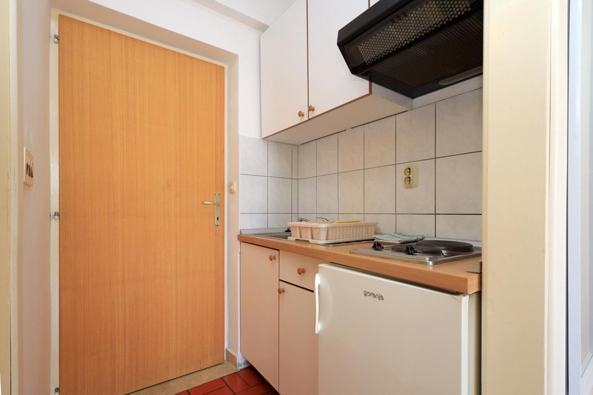 Apartments By The Sea Brela, Makarska - 18356 Exterior foto