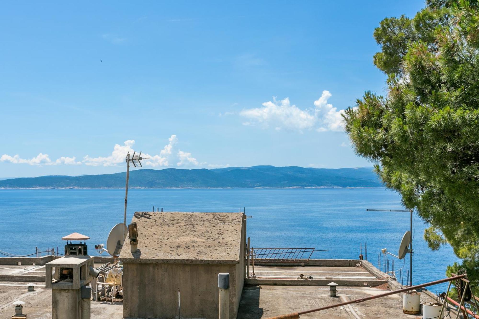 Apartments By The Sea Brela, Makarska - 18356 Exterior foto