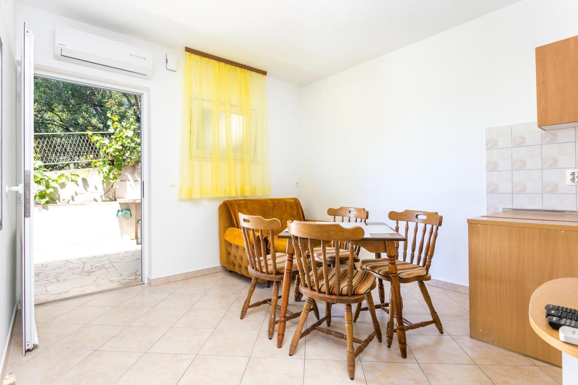 Apartments By The Sea Brela, Makarska - 18356 Exterior foto