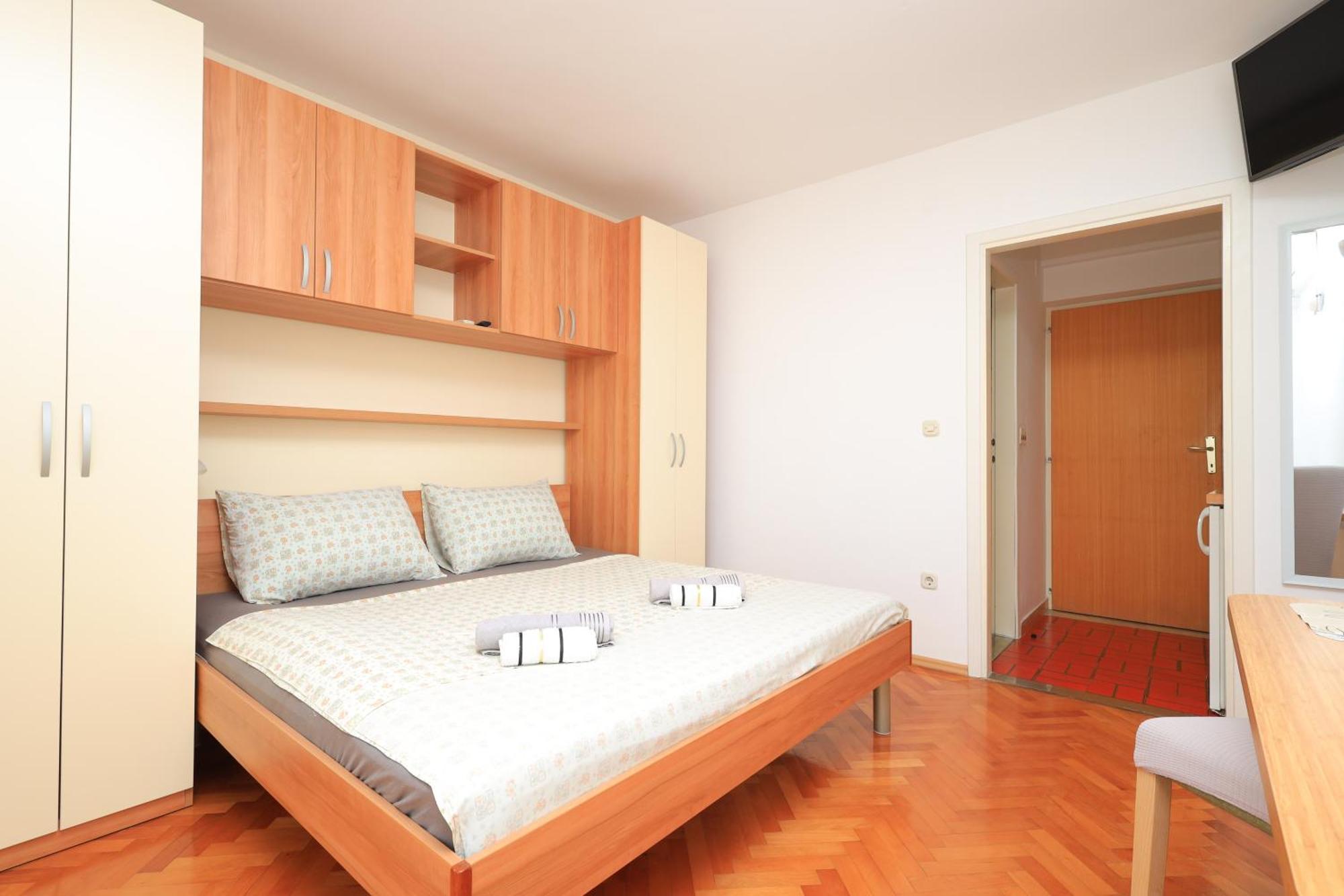Apartments By The Sea Brela, Makarska - 18356 Habitación foto