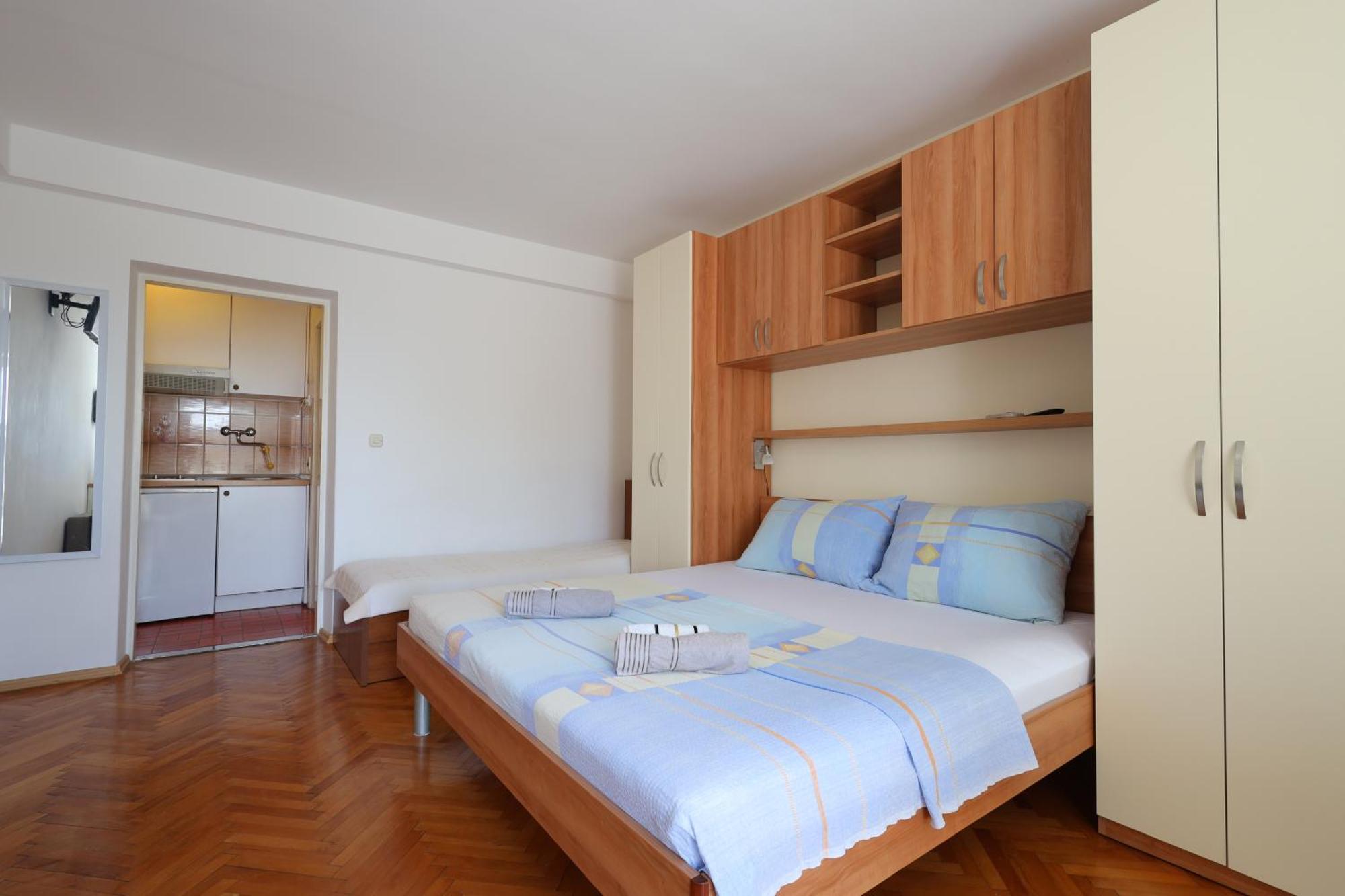 Apartments By The Sea Brela, Makarska - 18356 Habitación foto