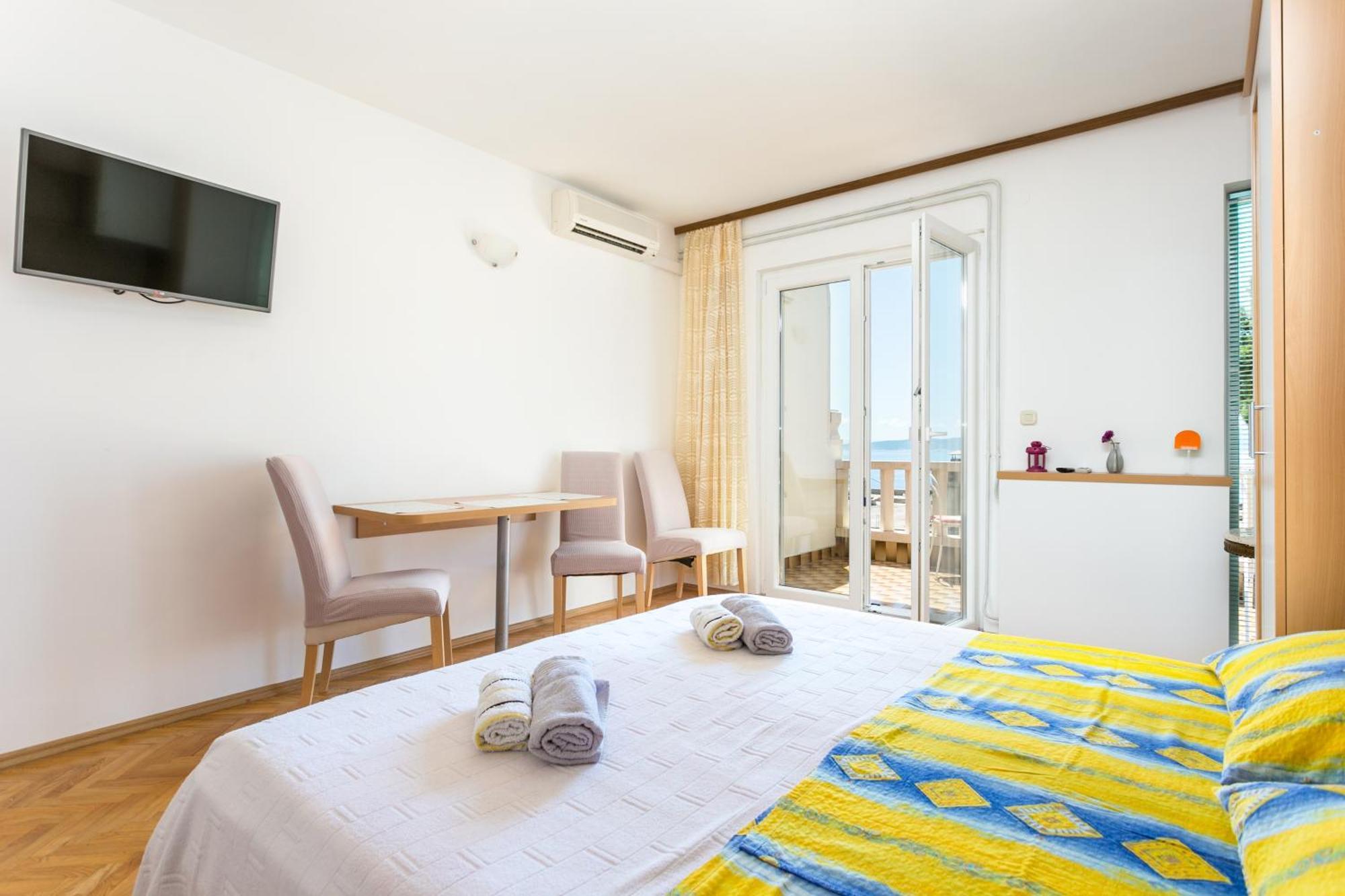 Apartments By The Sea Brela, Makarska - 18356 Habitación foto