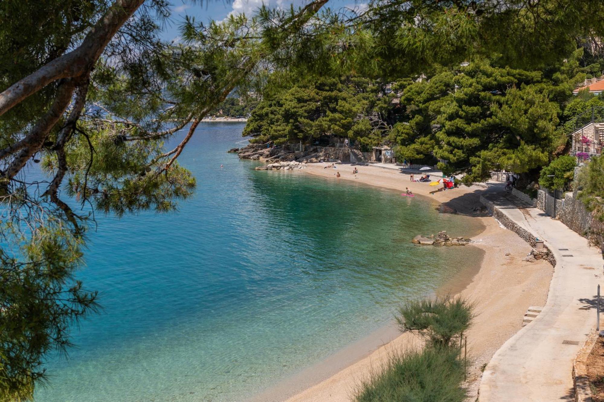 Apartments By The Sea Brela, Makarska - 18356 Exterior foto